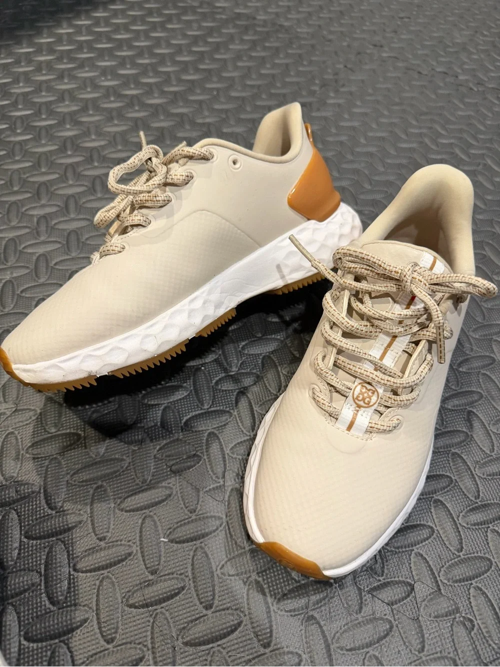 G/FORE Women's Beige & White Lace-Up Hybrid Golf Shoes
